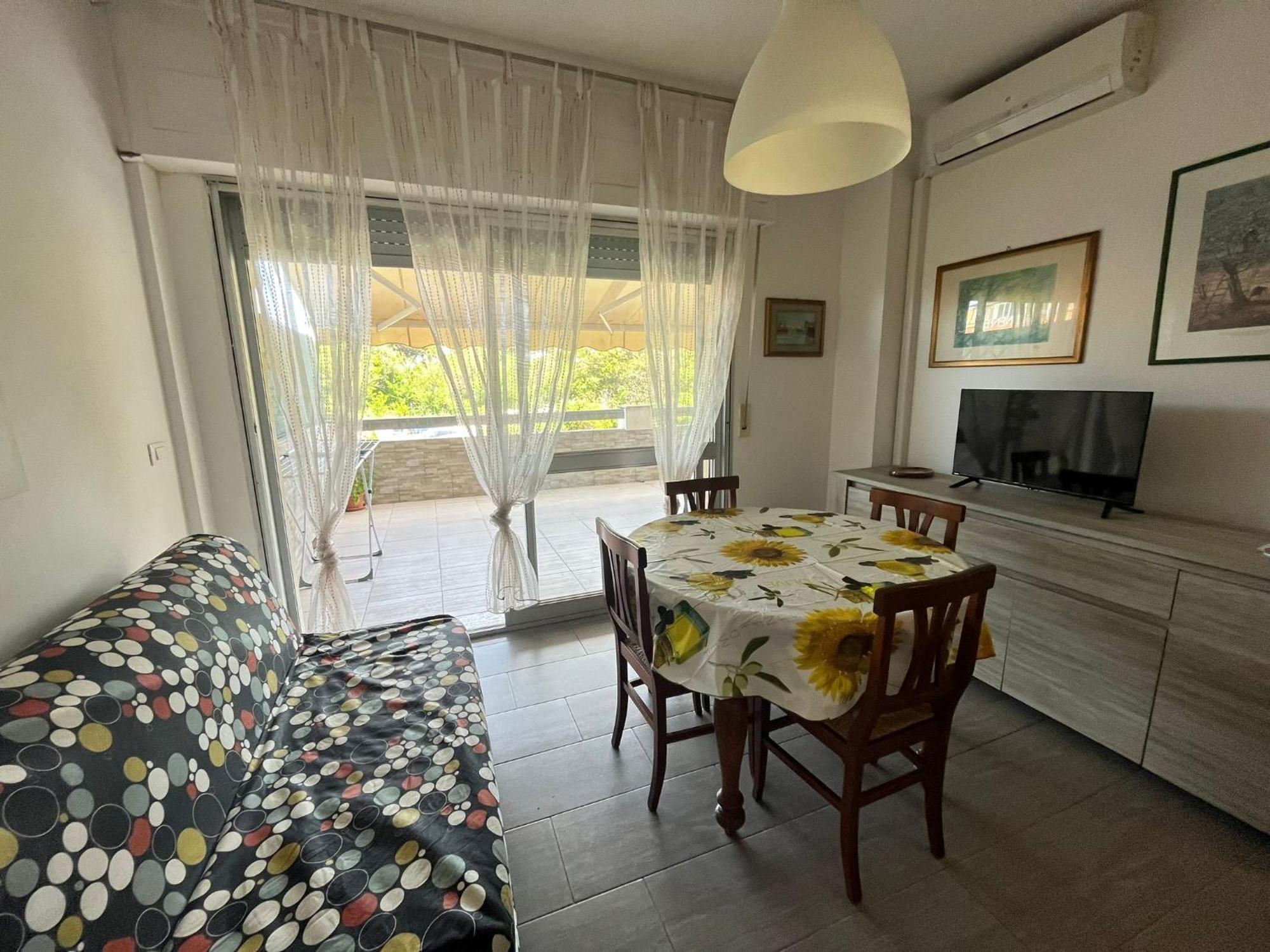 Imperiale Apartment Tirrenia Eksteriør bilde