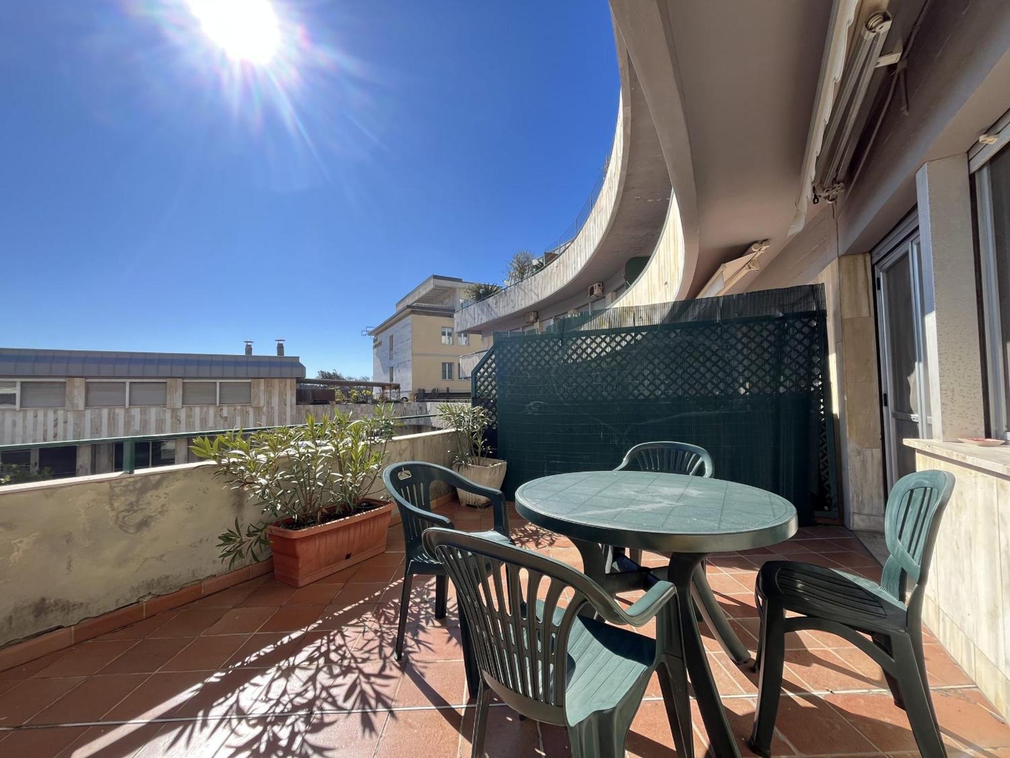 Imperiale Apartment Tirrenia Eksteriør bilde